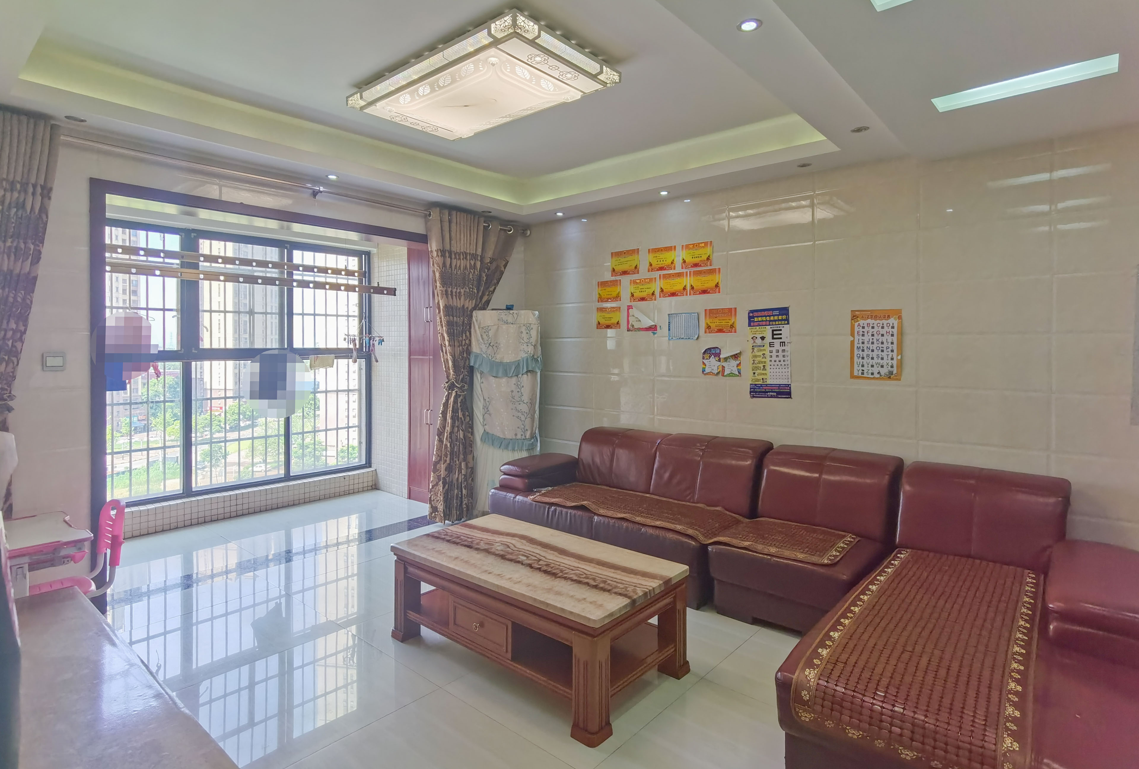 香博堡 3室2厅2卫 50.0万 香博堡 3室2厅2卫 50.0万客厅