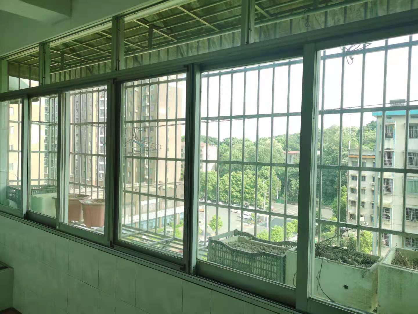 朝阳办事处江家坪居委会(鸿业小区) 4室2厅2卫 1200.0元/月 朝阳办事处江家坪居委会(鸿业小区) 4室2厅2卫 1200.0元/月户型图