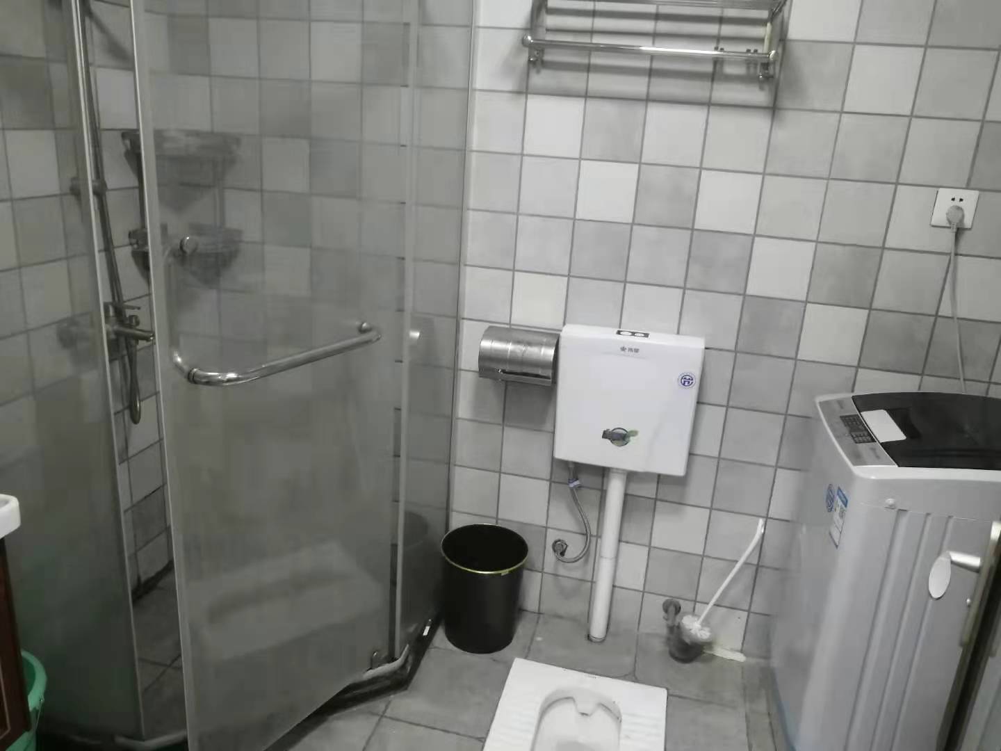 和厚园小区二期 1室1厅1卫 1300.0元/月 和厚园小区二期 1室1厅1卫 1300.0元/月室内图