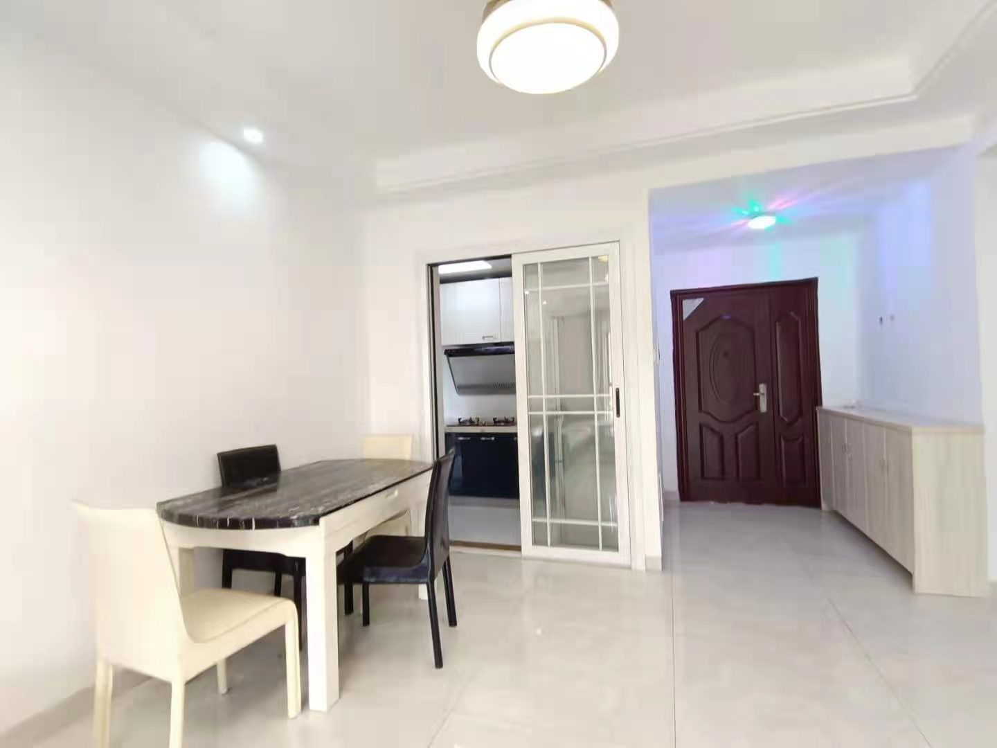 恒昇中央公园 2室2厅1卫 1500.0元/月 恒昇中央公园 2室2厅1卫 1500.0元/月室内图