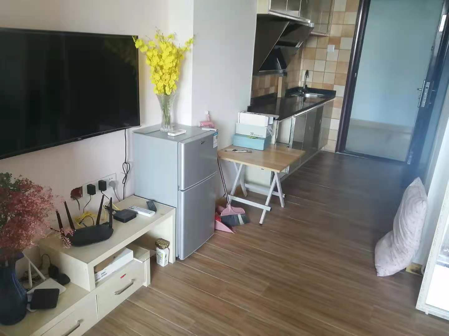 和厚园小区二期 1室1厅1卫 1300.0元/月 和厚园小区二期 1室1厅1卫 1300.0元/月室内图