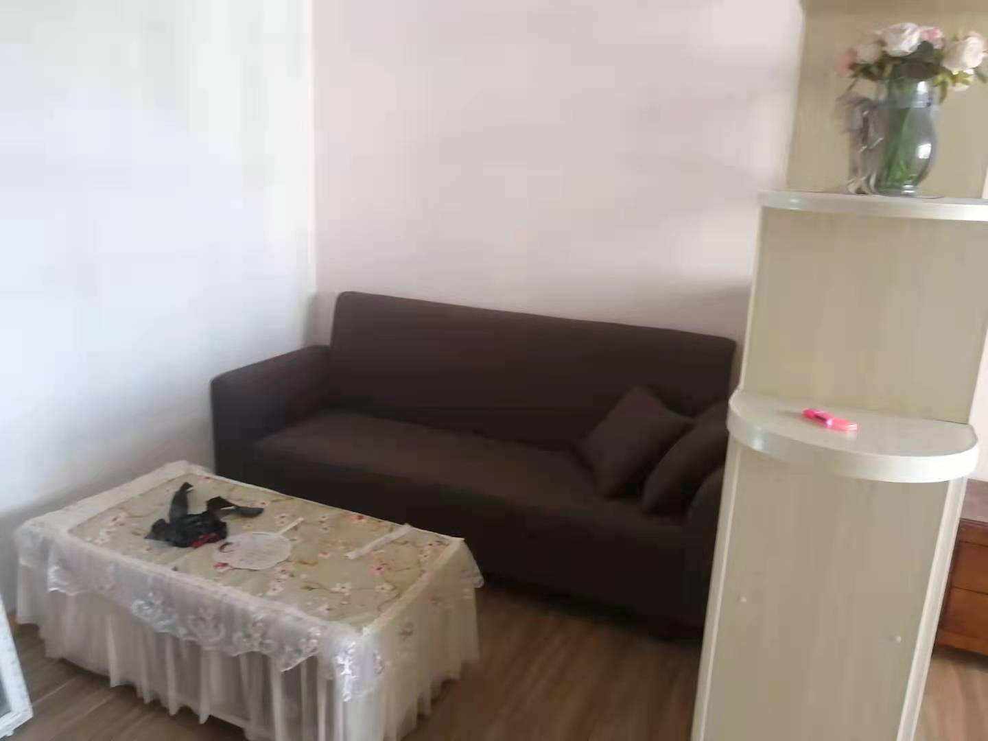 和厚园小区二期 1室1厅1卫 1300.0元/月 和厚园小区二期 1室1厅1卫 1300.0元/月室内图