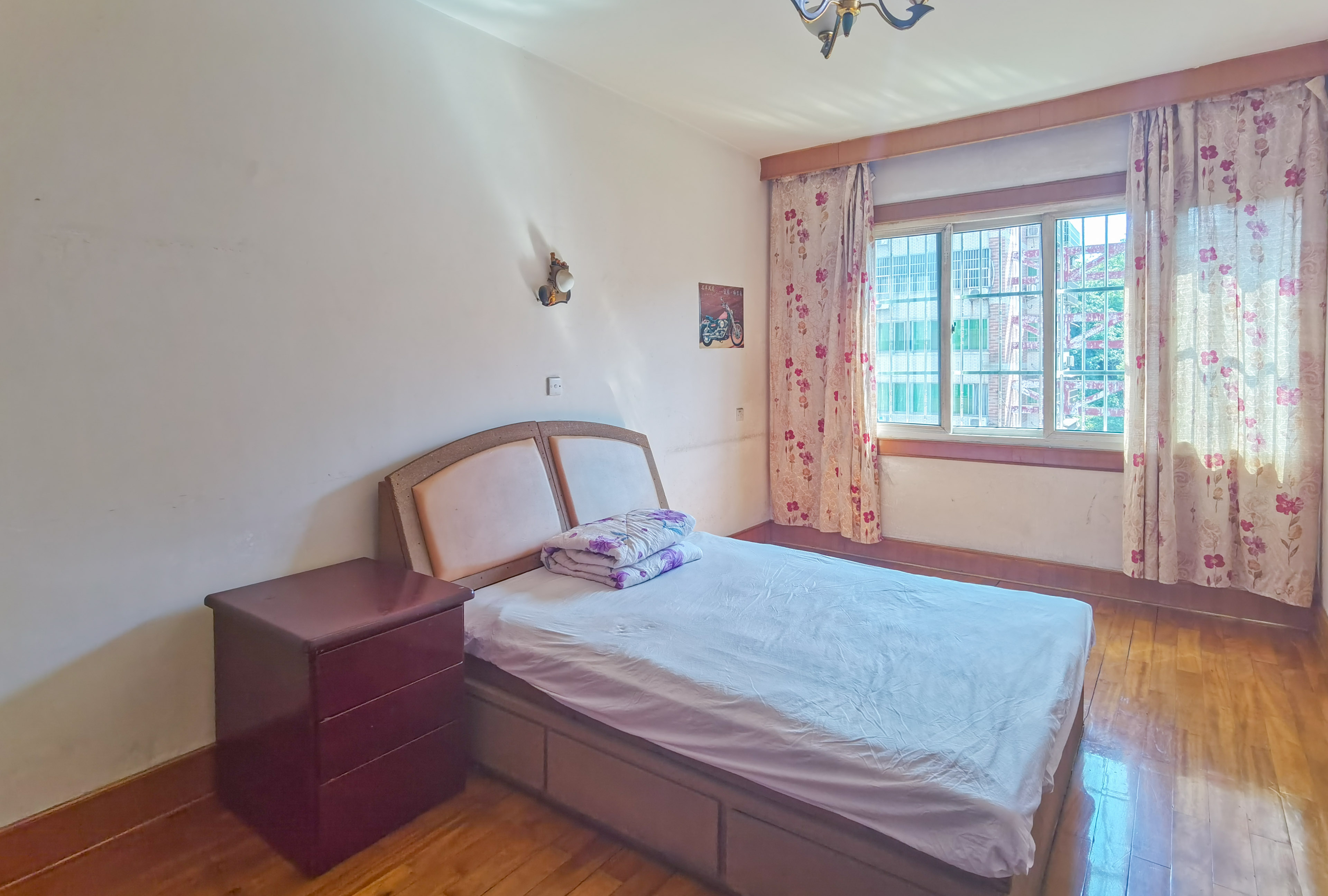 锦云房产 2室2厅1卫 39.8万 锦云房产 2室2厅1卫 39.8万客厅