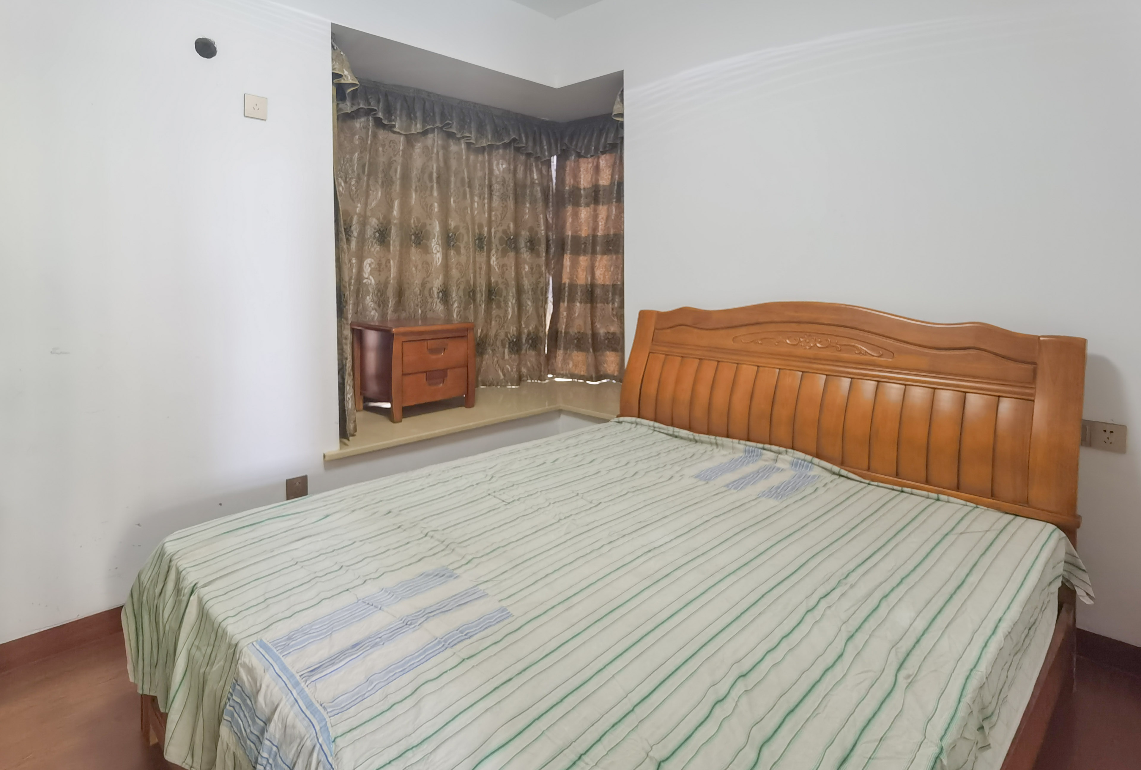 香博堡 3室2厅2卫 50.0万 香博堡 3室2厅2卫 50.0万客厅