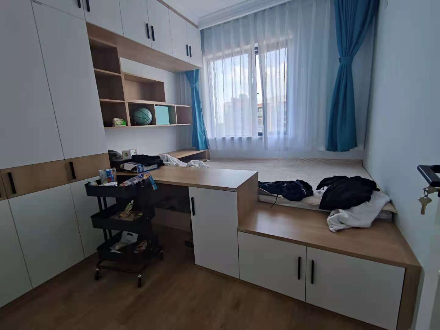 会龙山溪谷(住宅)  3室2厅2卫    93.8万 会龙山溪谷(住宅)  3室2厅2卫    93.8万客厅