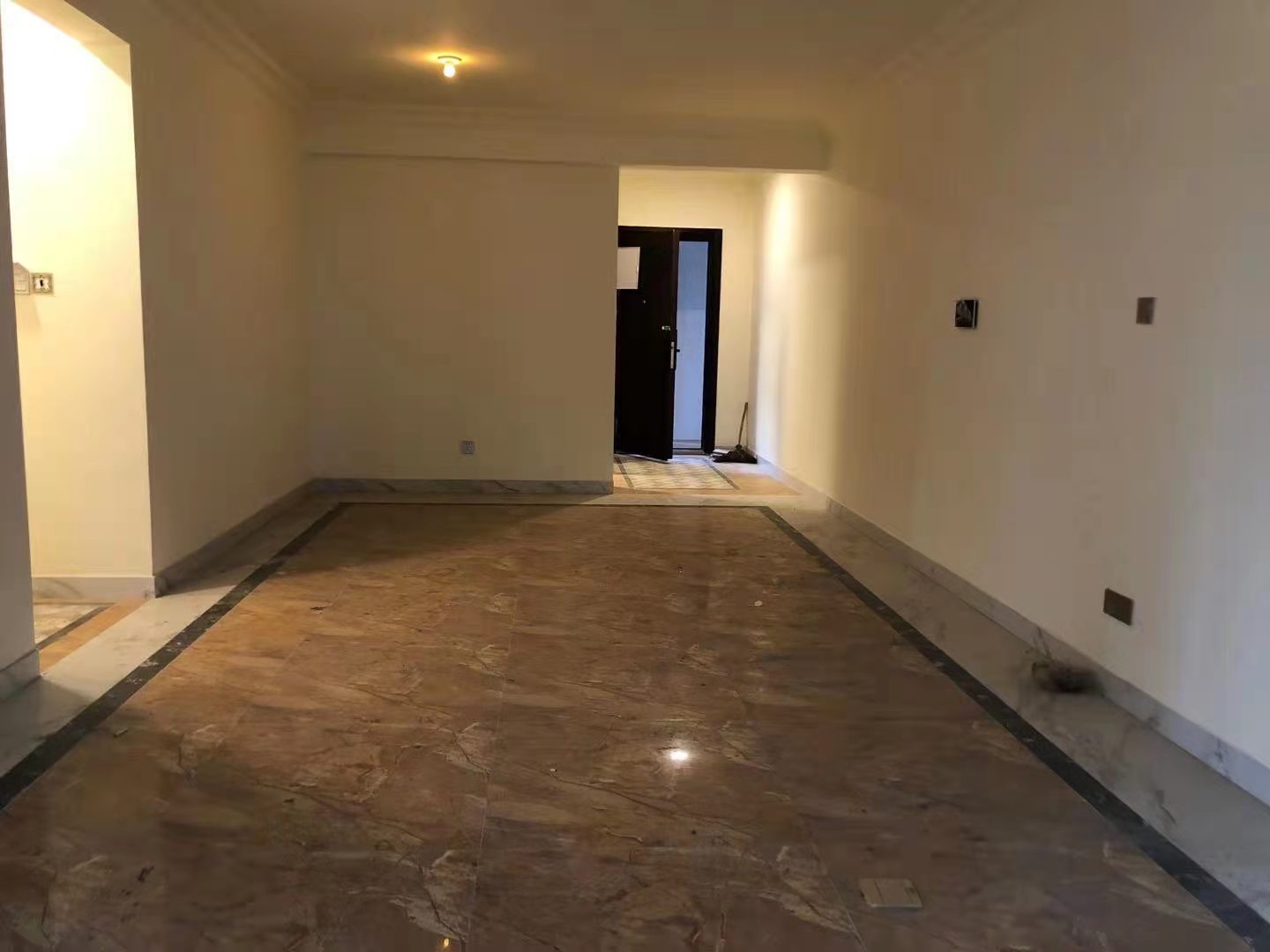 碧桂园梓山府 3室2厅1卫 2000.0元/月 碧桂园梓山府 3室2厅1卫 2000.0元/月室内图