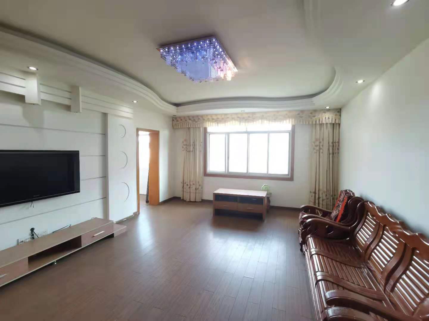 朝阳办事处江家坪居委会(鸿业小区) 4室2厅2卫 1200.0元/月 朝阳办事处江家坪居委会(鸿业小区) 4室2厅2卫 1200.0元/月室内图