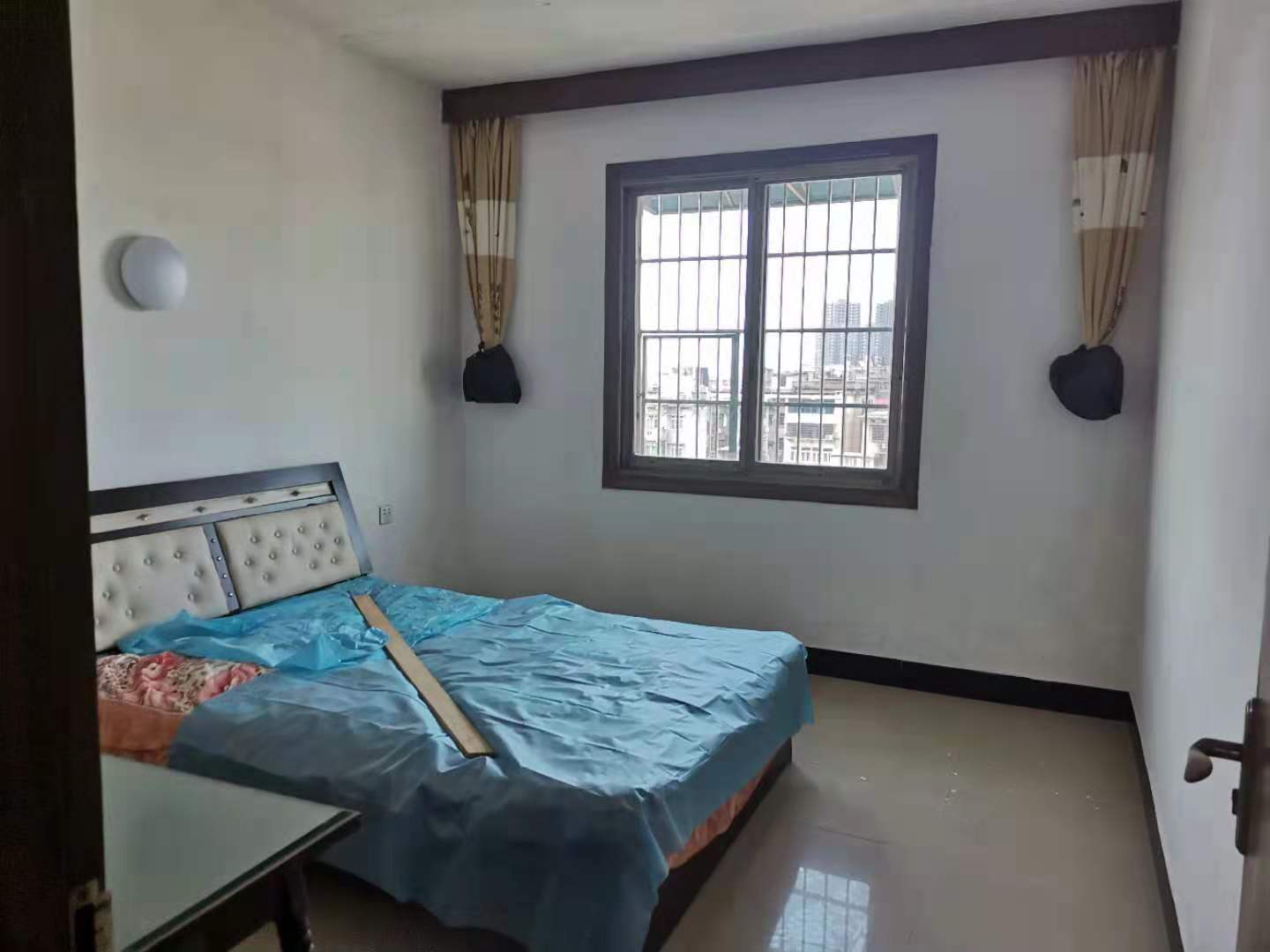 银都新村 3室2厅2卫 1100.0元/月 银都新村 3室2厅2卫 1100.0元/月室内图