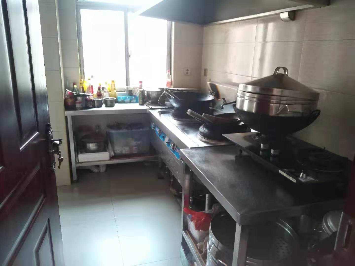 雅香苑  3室2厅2卫    1500.0元/月 雅香苑  3室2厅2卫    1500.0元/月室内图