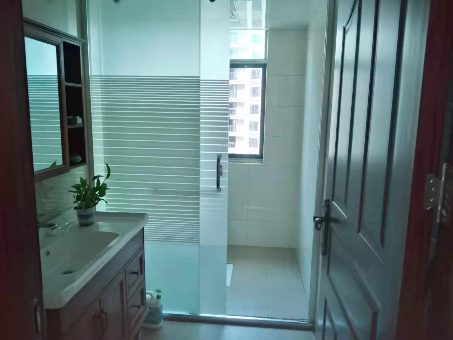 雅香苑  3室2厅2卫    1500.0元/月 雅香苑  3室2厅2卫    1500.0元/月室内图