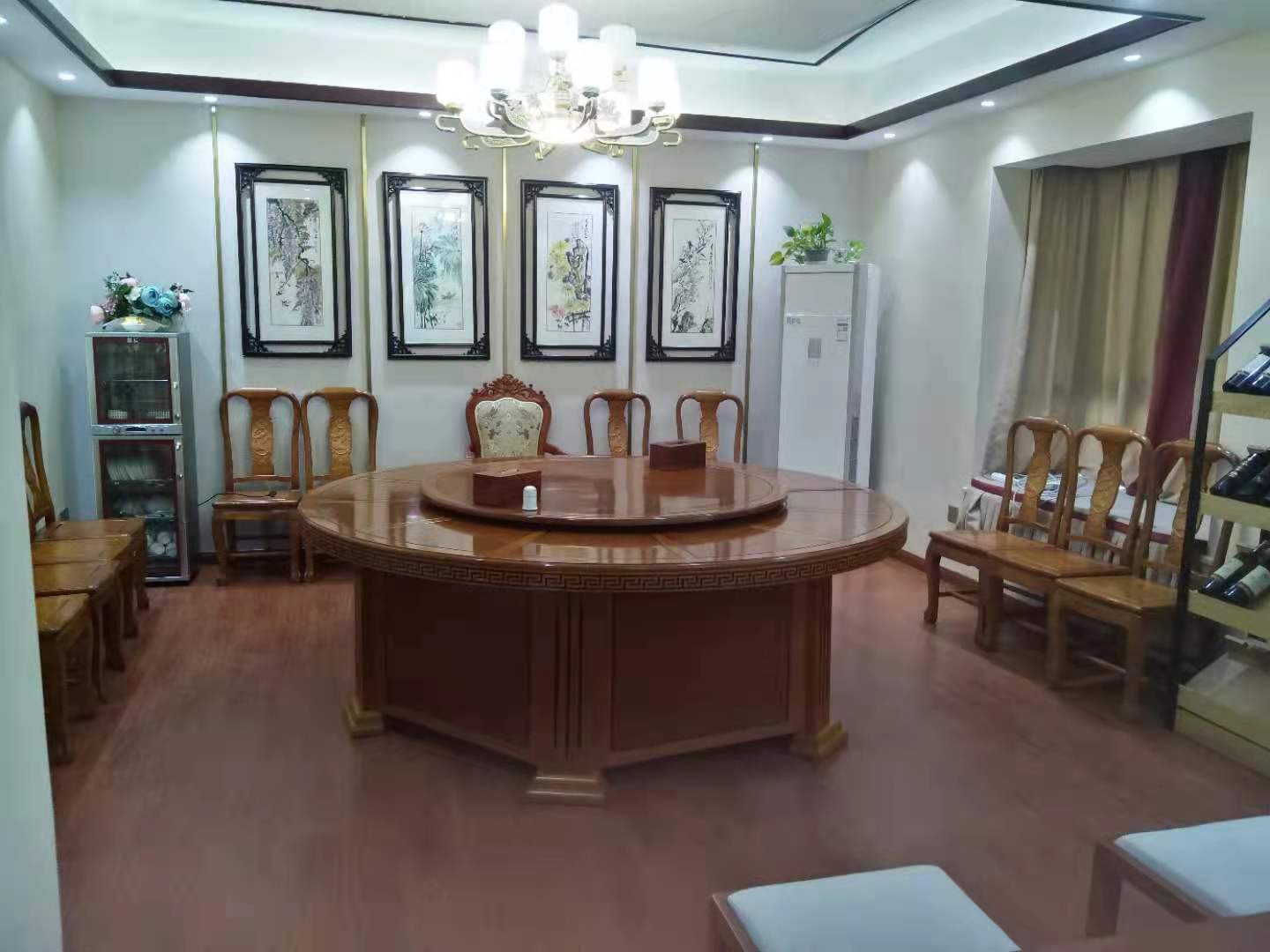 雅香苑  3室2厅2卫    1500.0元/月 雅香苑  3室2厅2卫    1500.0元/月室内图