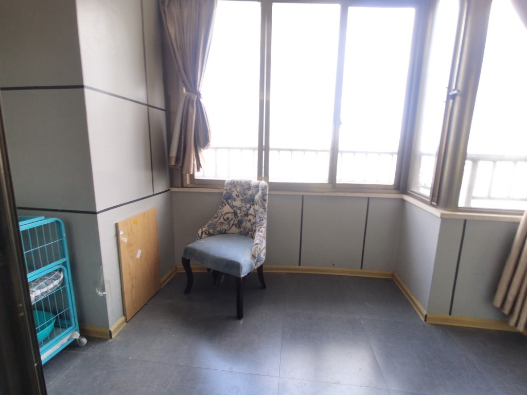 和平路行政公馆  1室1厅1卫    1500.0元/月 和平路行政公馆  1室1厅1卫    1500.0元/月室内图