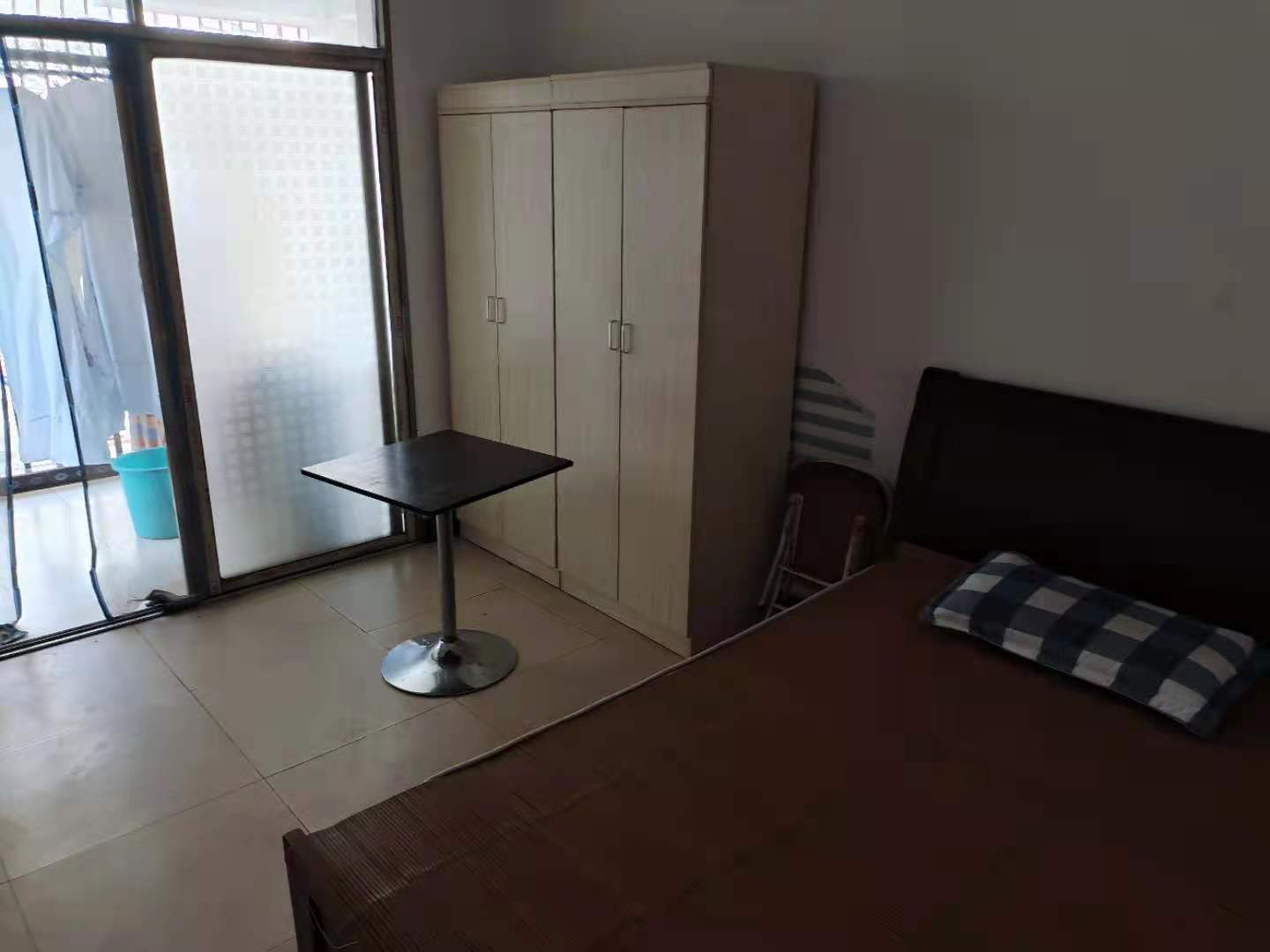 滴水安置小区  3室2厅1卫    900.0元/月 滴水安置小区  3室2厅1卫    900.0元/月室内图