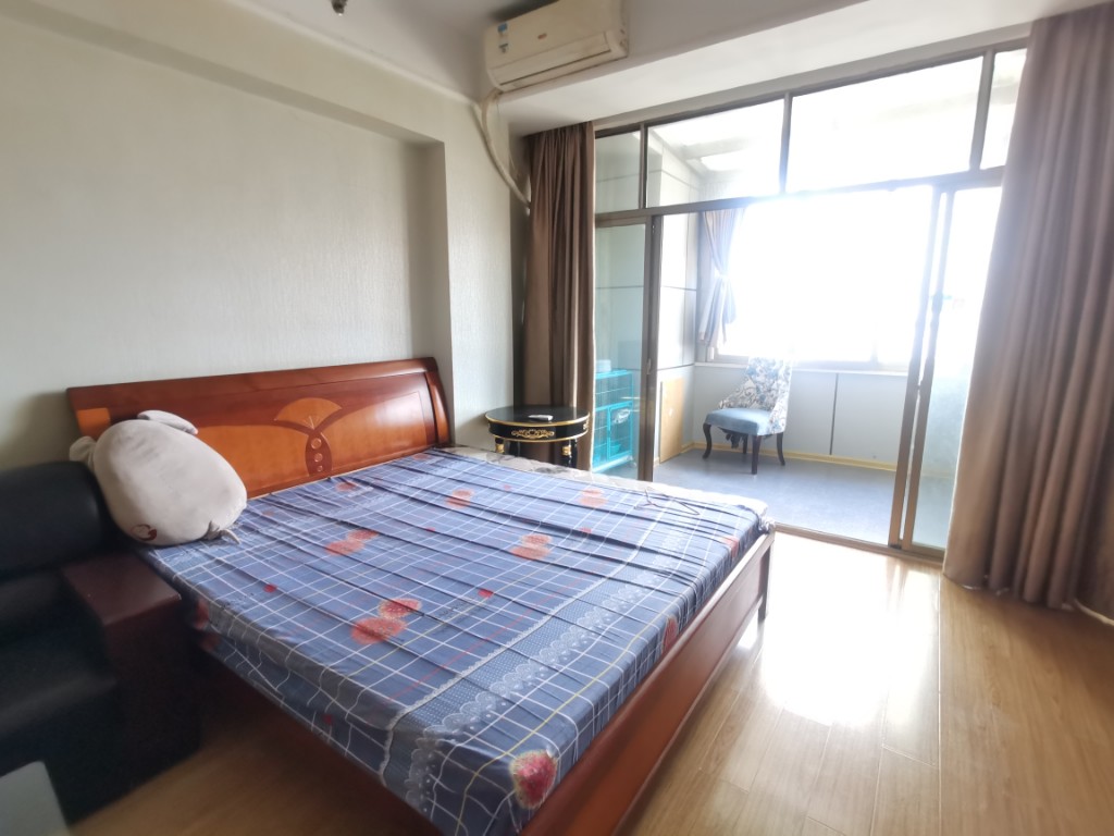 和平路行政公馆  1室1厅1卫    1500.0元/月 和平路行政公馆  1室1厅1卫    1500.0元/月室内图