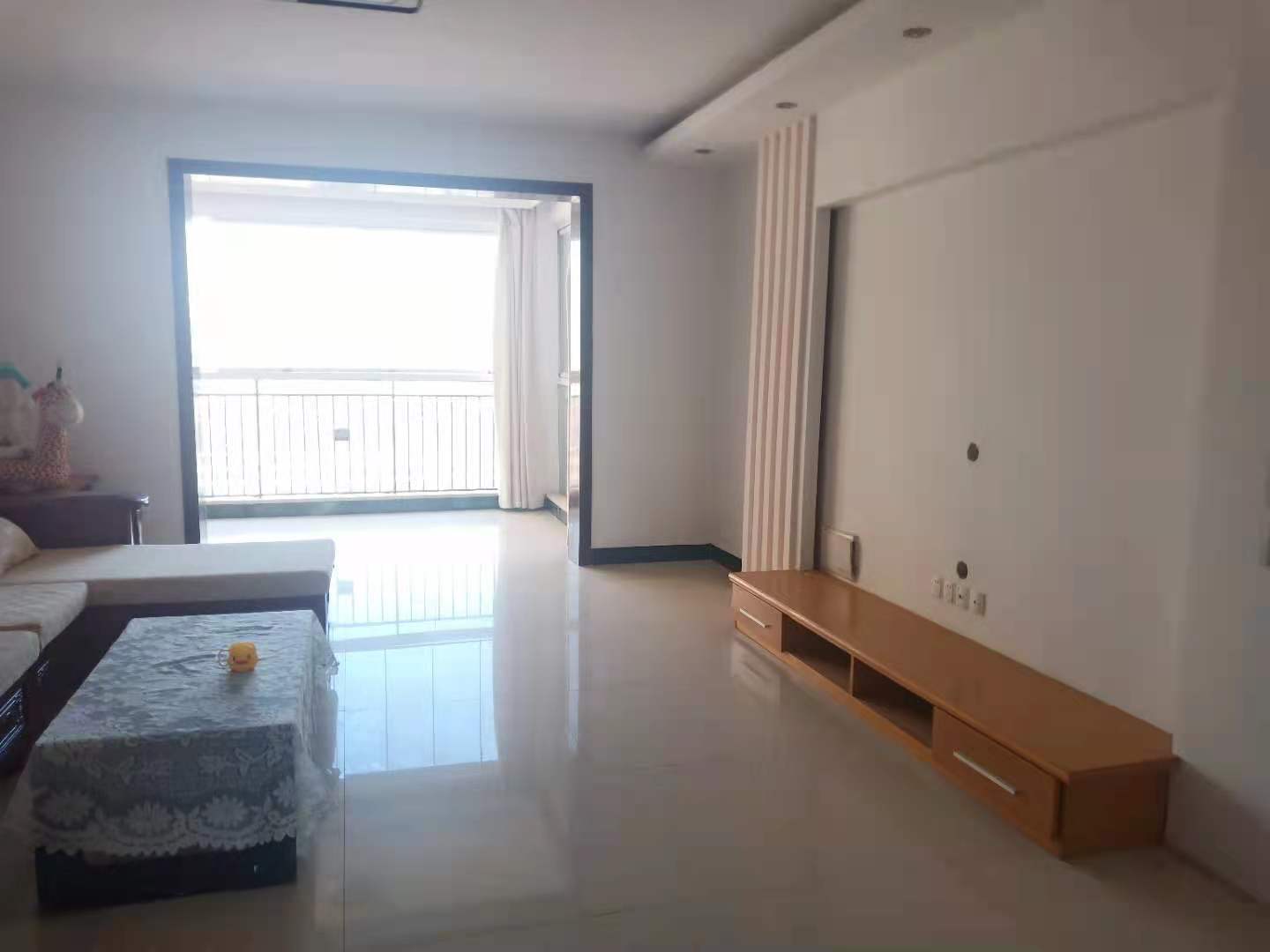 加州阳光小区(吉星阳光) 4室2厅2卫 98.8万 加州阳光小区(吉星阳光) 4室2厅2卫 98.8万客厅