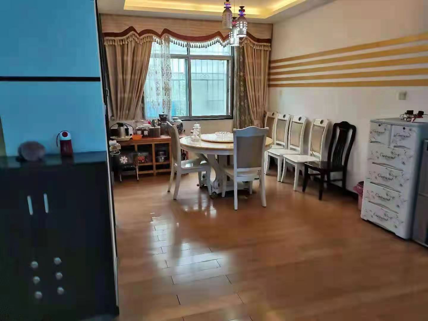 碧水馨城 3室2厅2卫 63.8万 碧水馨城 3室2厅2卫 63.8万客厅