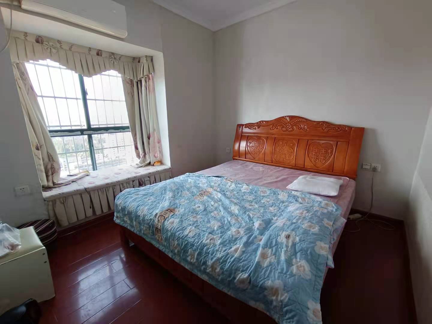 长河广场(待清理)  2室1厅1卫    2000.0元/月 长河广场(待清理)  2室1厅1卫    2000.0元/月室内图