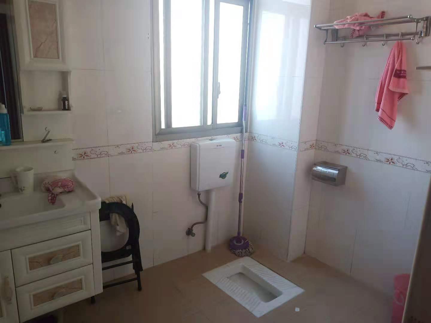 加州阳光小区（吉星阳光）  4室2厅2卫    98.8万卫生间