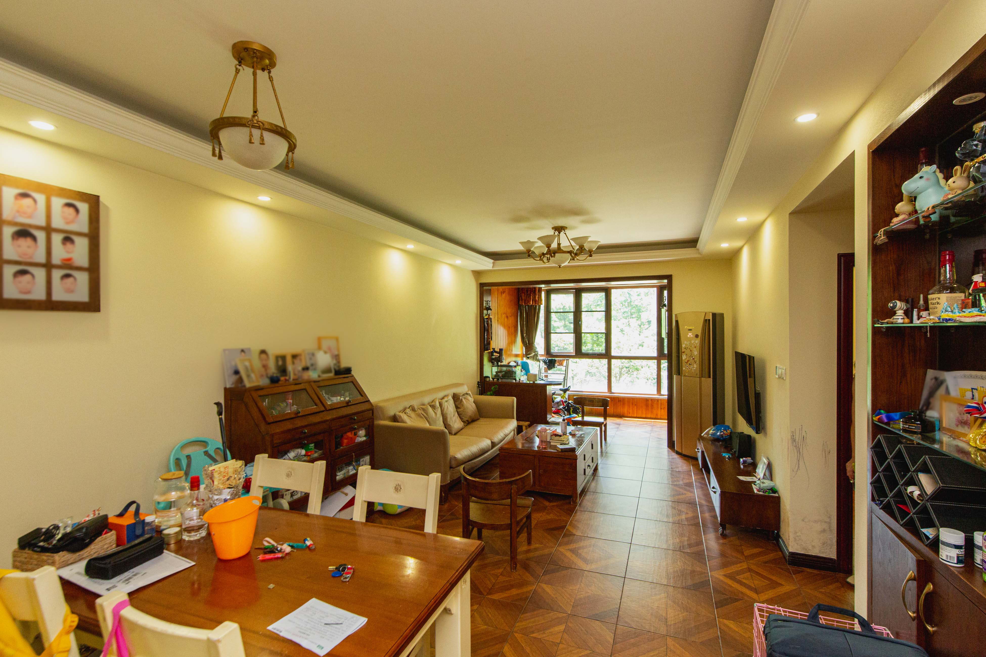 新城新世界一二三期  2室1厅1卫    115.0万客厅