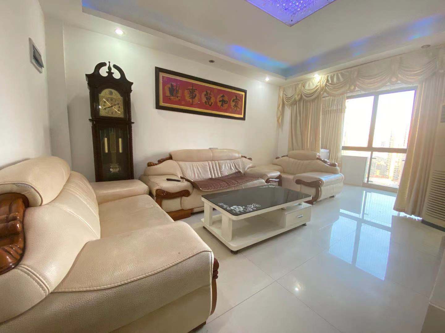 冠都现代城(冠都幸福彼岸)  3室2厅1卫    2200.0元/月 冠都现代城(冠都幸福彼岸)  3室2厅1卫    2200.0元/月室内图