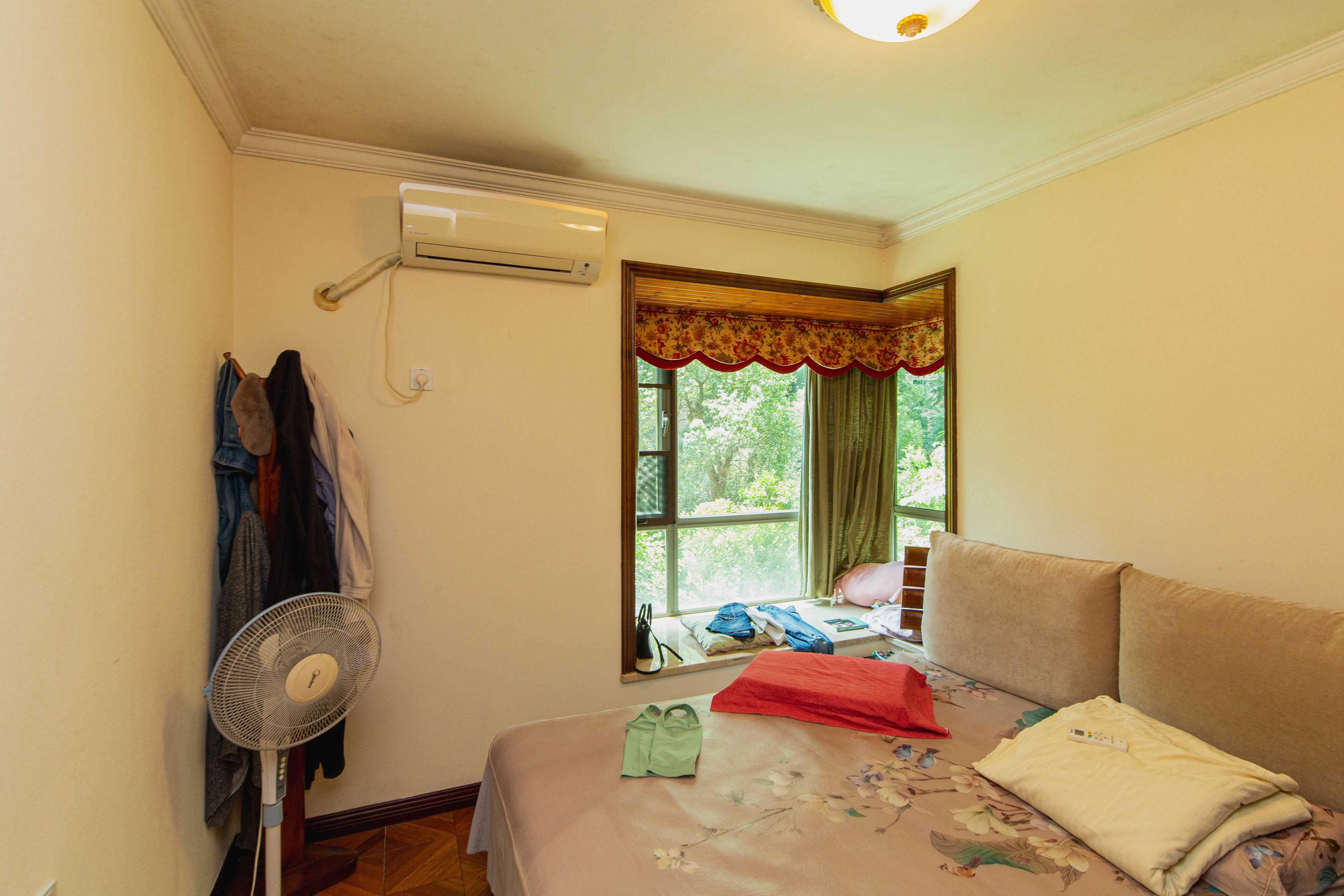 新城新世界一二三期  2室1厅1卫    115.0万卧室