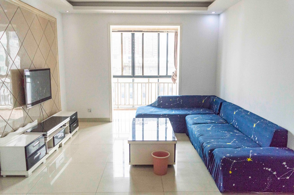 时代华府  2室2厅1卫    59.8万 时代华府  2室2厅1卫    59.8万客厅