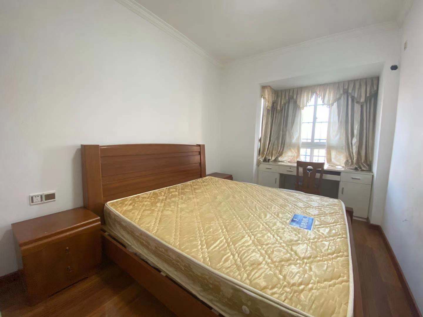 冠都现代城(冠都幸福彼岸)  3室2厅1卫    2200.0元/月 冠都现代城(冠都幸福彼岸)  3室2厅1卫    2200.0元/月室内图