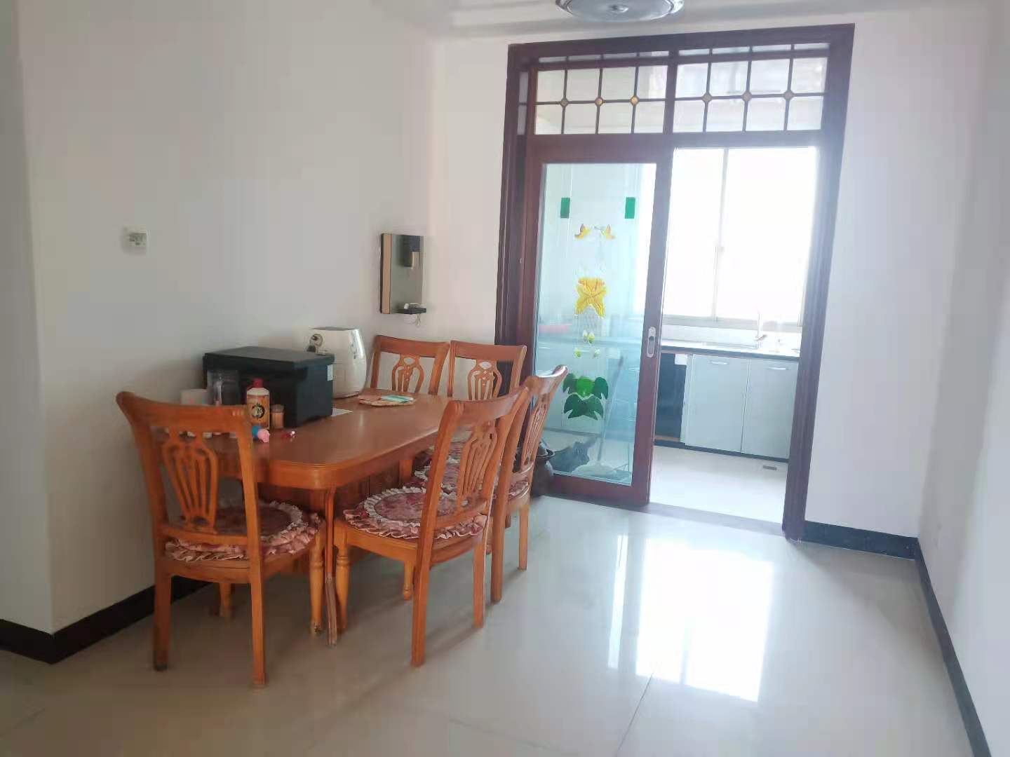 加州阳光小区（吉星阳光）  4室2厅2卫    98.8万客厅