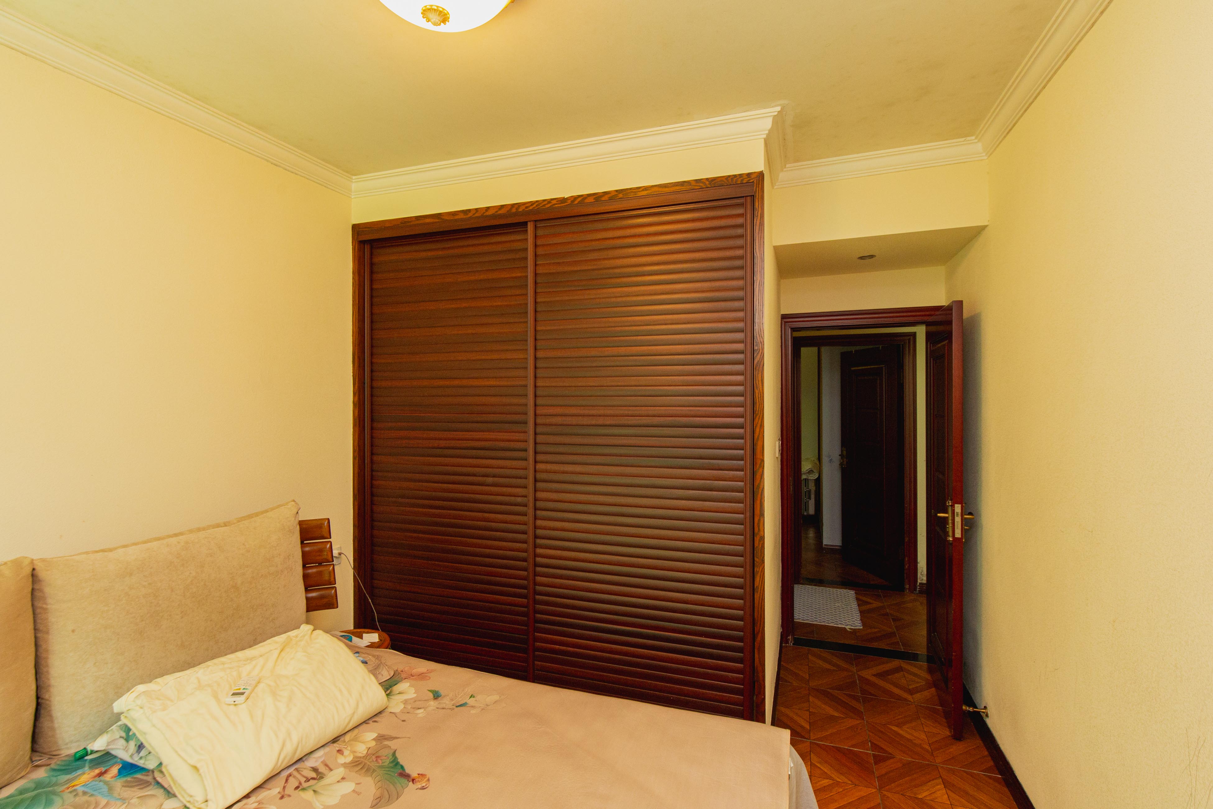 新城新世界一二三期  2室1厅1卫    115.0万卧室