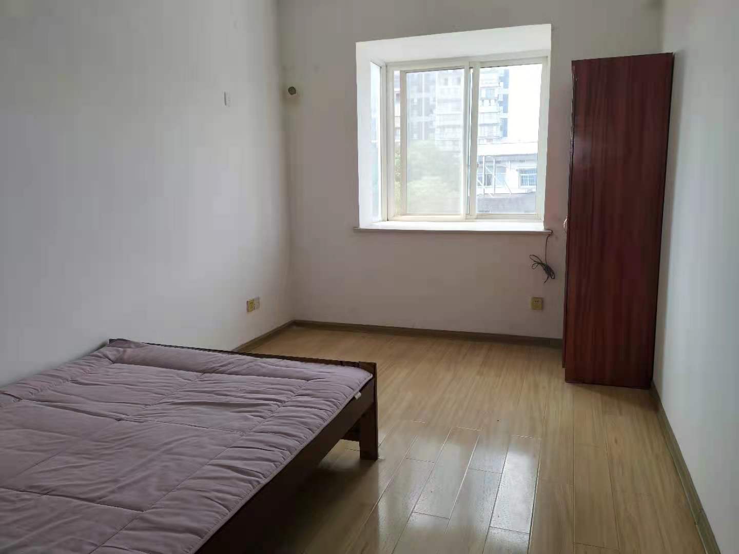 东信花园  3室2厅1卫   1300.00元/月室内图
