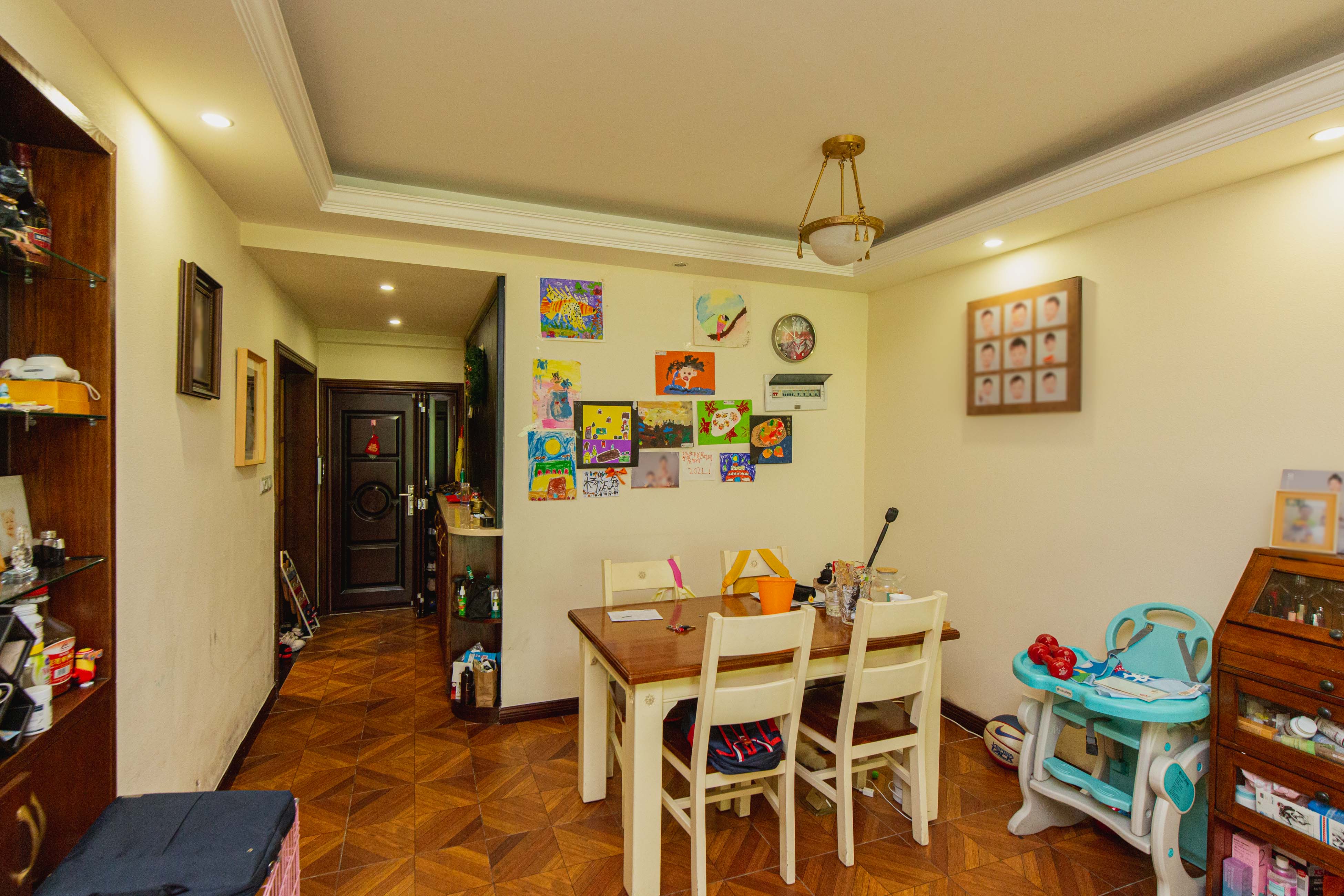 新城新世界一二三期  2室1厅1卫    115.0万客厅