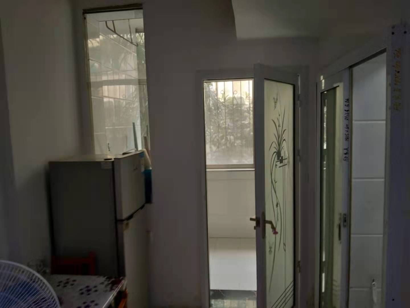 桃花仑工商银行家属区 2室1厅1卫 1200.0元/月 桃花仑工商银行家属区 2室1厅1卫 1200.0元/月室内图