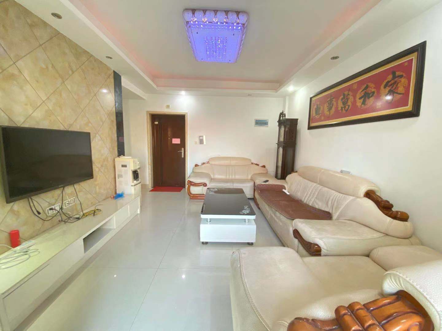 冠都现代城(冠都幸福彼岸)  3室2厅1卫    2200.0元/月 冠都现代城(冠都幸福彼岸)  3室2厅1卫    2200.0元/月室内图