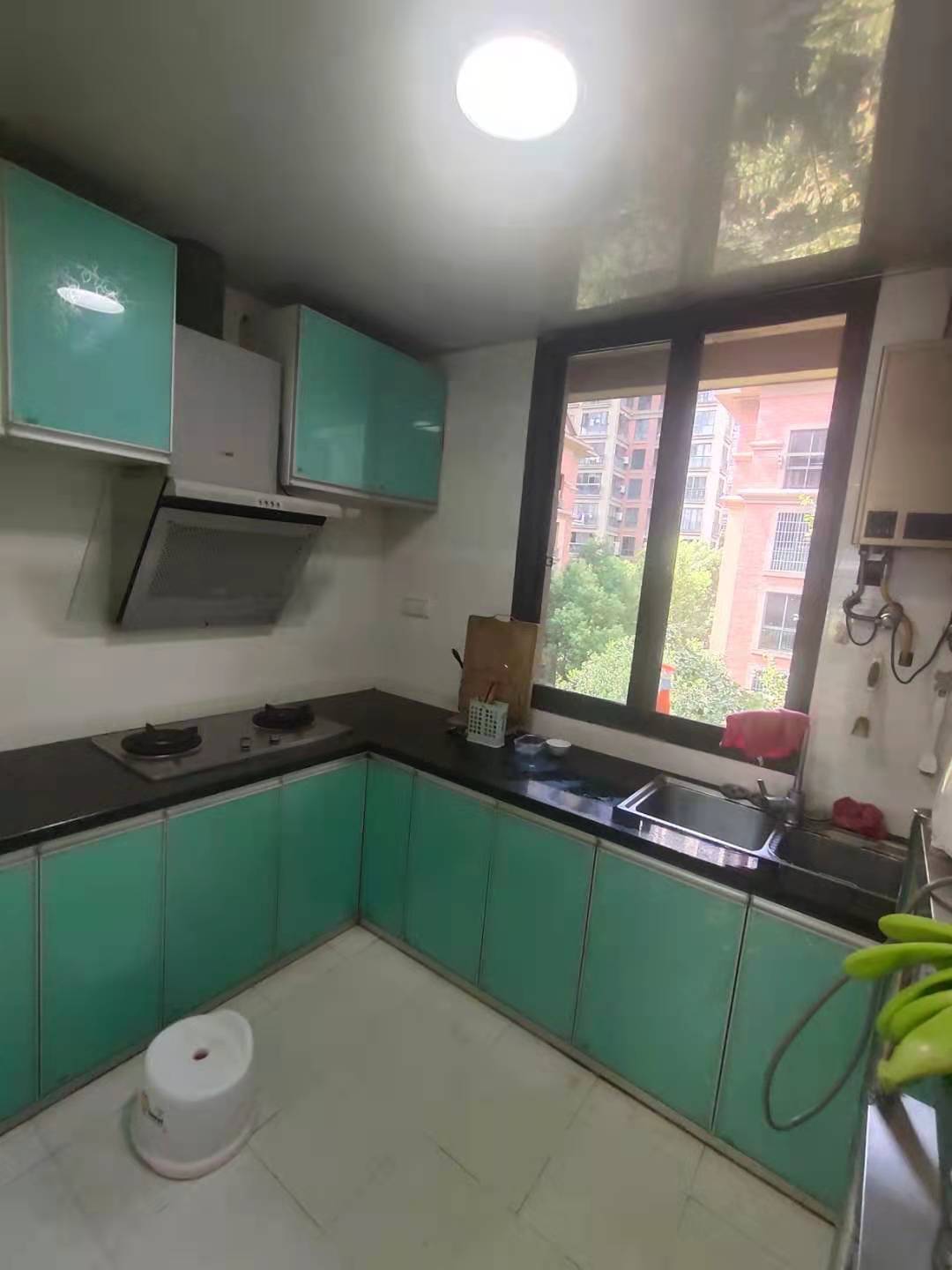 天酬尚都  2室1厅1卫    2200.0元/月 天酬尚都  2室1厅1卫    2200.0元/月室内图