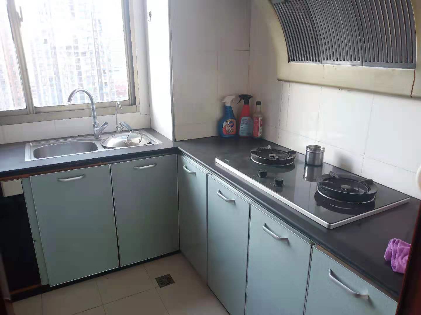 加州阳光小区(吉星阳光) 4室2厅2卫 98.8万 加州阳光小区(吉星阳光) 4室2厅2卫 98.8万厨房