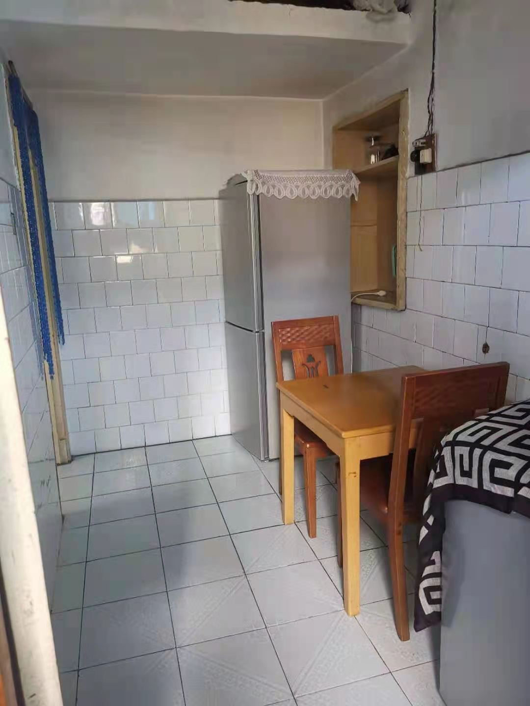 烟厂二区(芙蓉生活二区) 2室2厅1卫 1200.0元/月 烟厂二区(芙蓉生活二区) 2室2厅1卫 1200.0元/月室内图