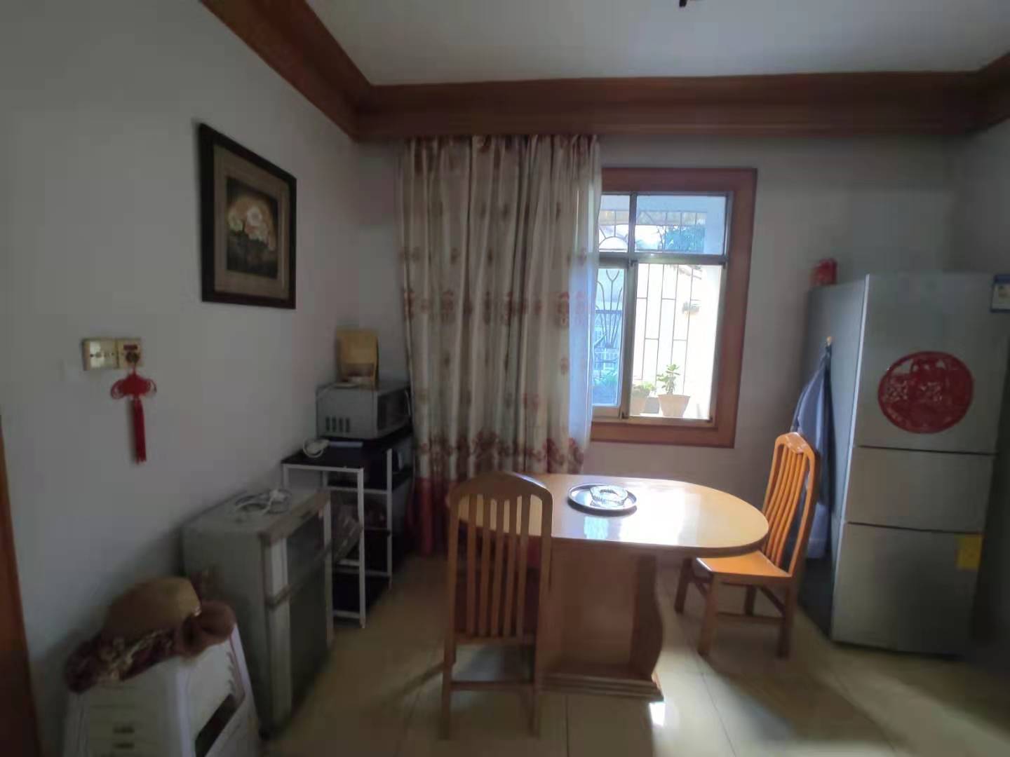 市中心医院家属区 3室2厅1卫 1500.0元/月 市中心医院家属区 3室2厅1卫 1500.0元/月室内图