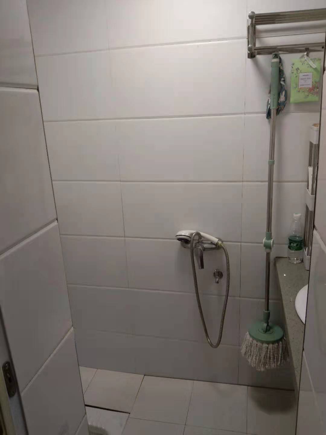 桃花仑工商银行家属区 2室1厅1卫 1200.0元/月 桃花仑工商银行家属区 2室1厅1卫 1200.0元/月室内图