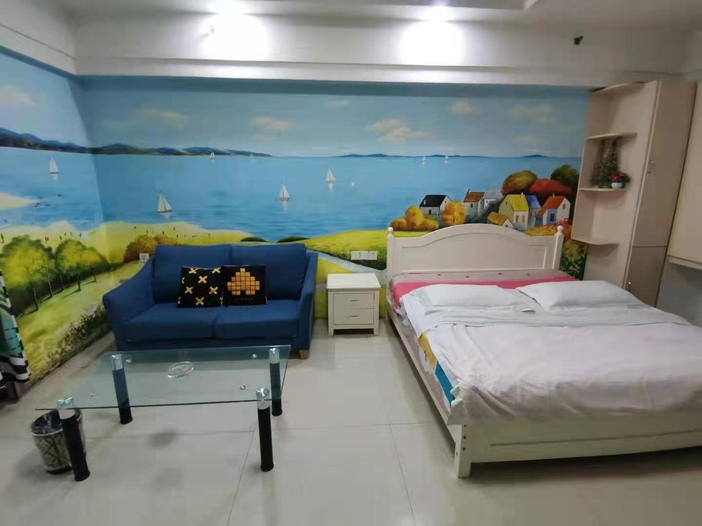 中央商业广场 1室1厅1卫 30.8万 中央商业广场 1室1厅1卫 30.8万客厅