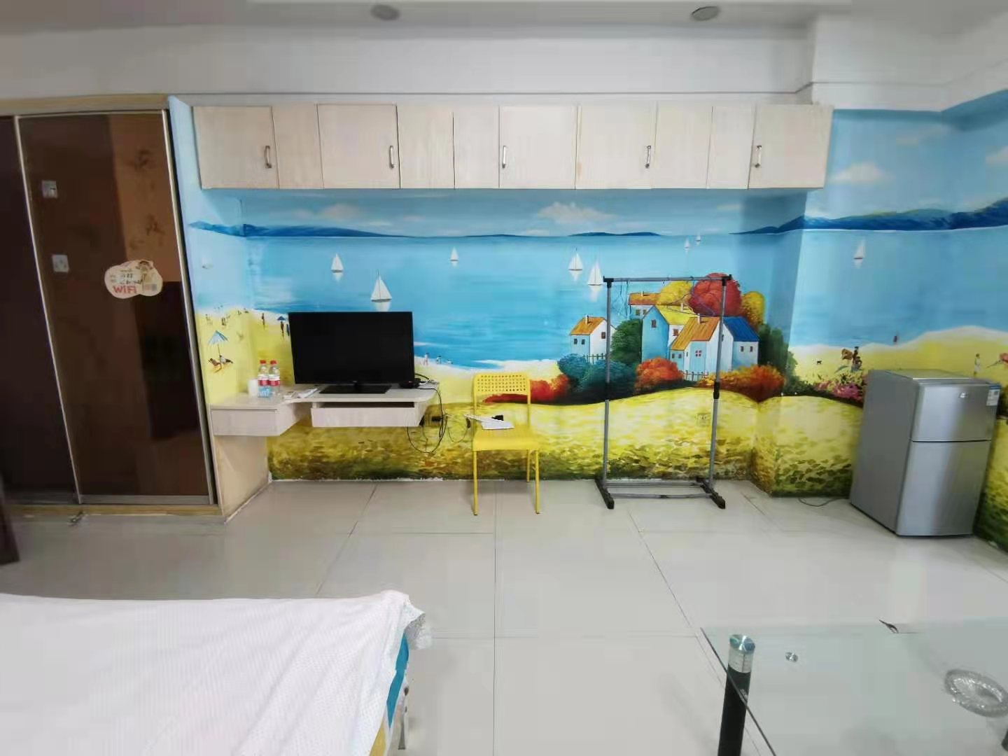 中央商业广场 1室1厅1卫 30.8万 中央商业广场 1室1厅1卫 30.8万客厅