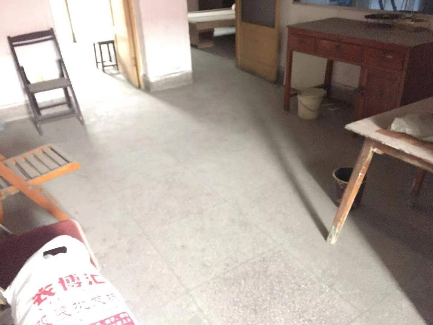 盐业副食小区 3室1厅1卫 45.8万 盐业副食小区 3室1厅1卫 45.8万客厅