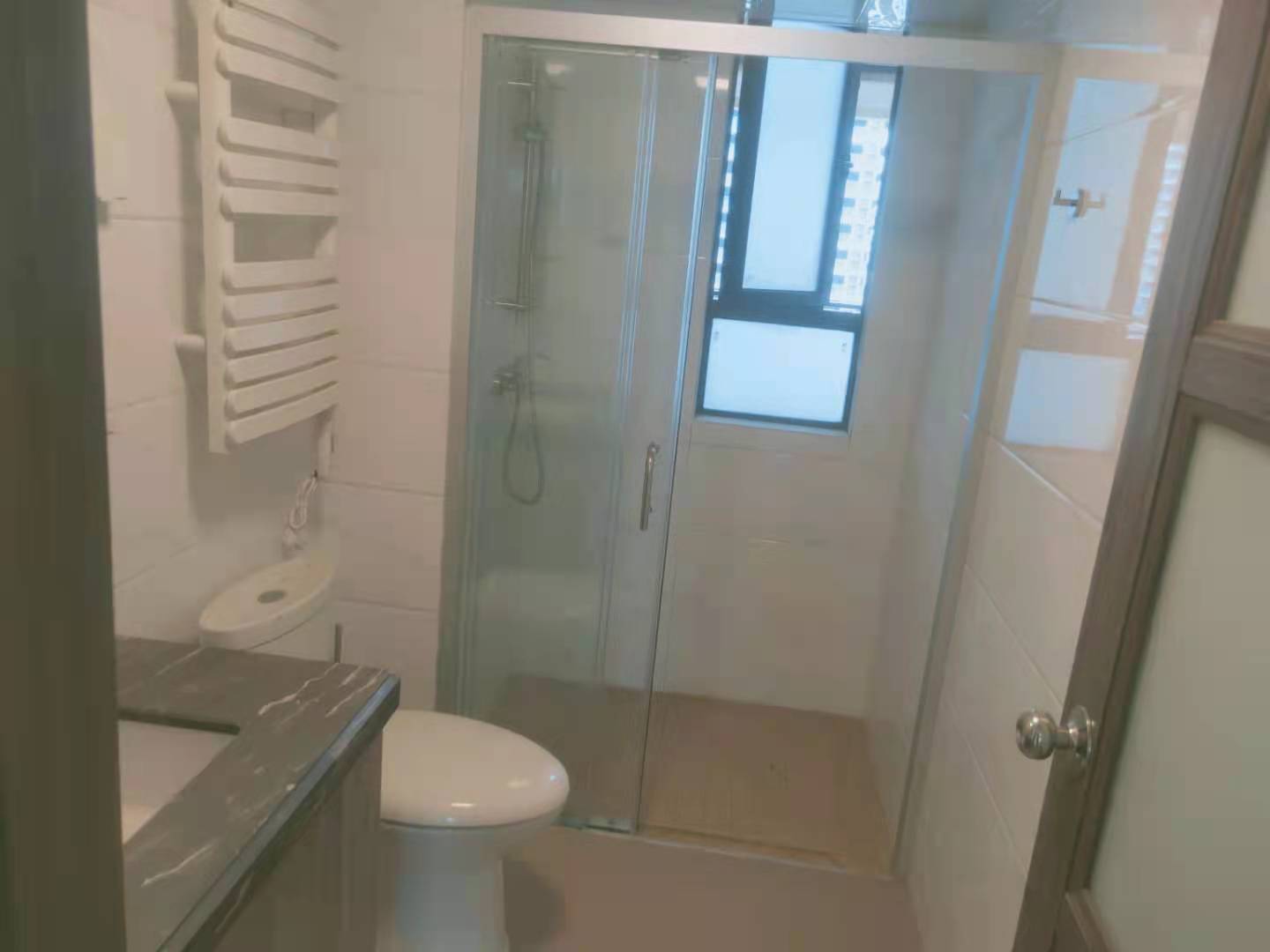 碧桂园梓山府 3室2厅2卫 2000.0元/月 碧桂园梓山府 3室2厅2卫 2000.0元/月室内图