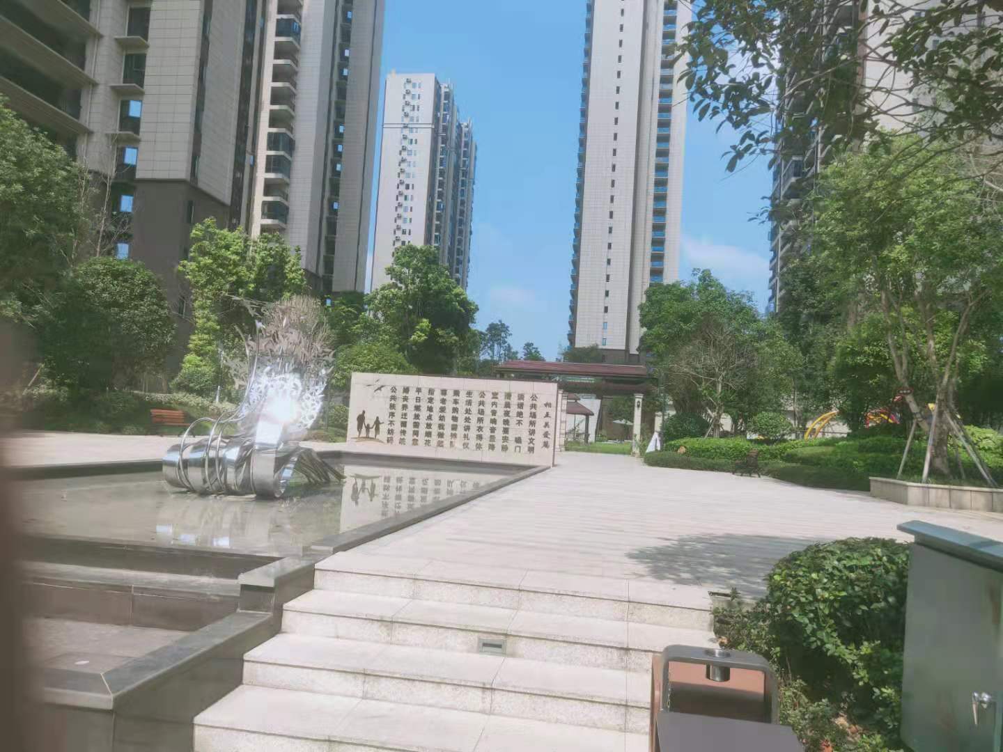 碧桂园梓山府 3室2厅2卫 2000.0元/月 碧桂园梓山府 3室2厅2卫 2000.0元/月小区图