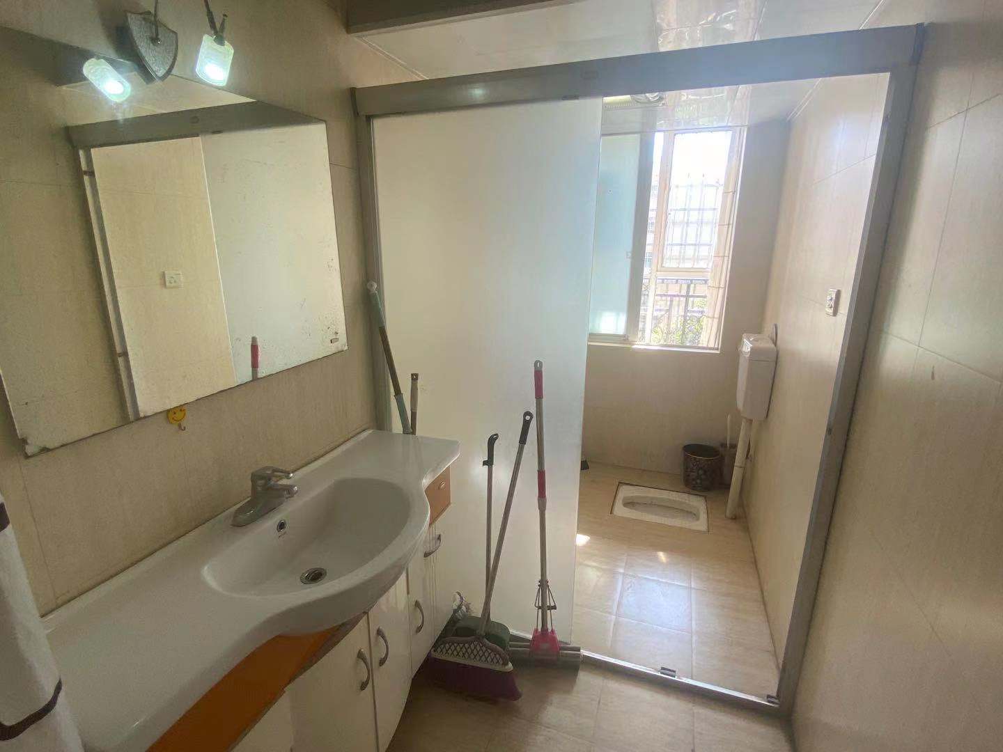 珠江丽园 3室2厅2卫 2000.0元/月 珠江丽园 3室2厅2卫 2000.0元/月室内图