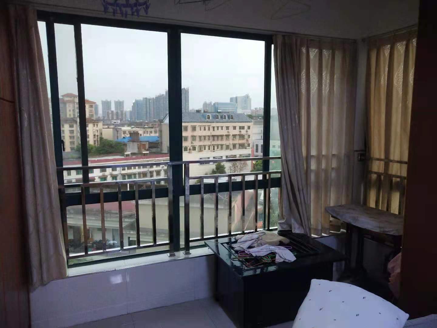 桃花里 2室2厅1卫 1800.0元/月 桃花里 2室2厅1卫 1800.0元/月室内图