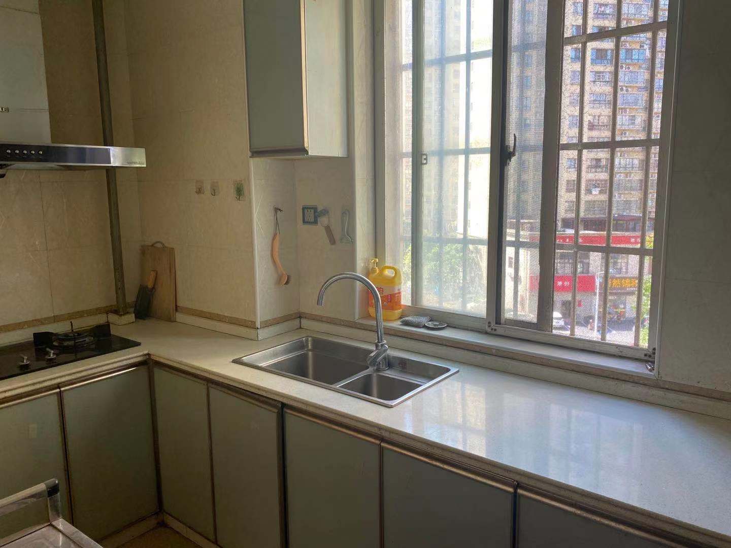 玫瑰名城梧桐园 3室2厅1卫 1.0元/月 玫瑰名城梧桐园 3室2厅1卫 1.0元/月室内图