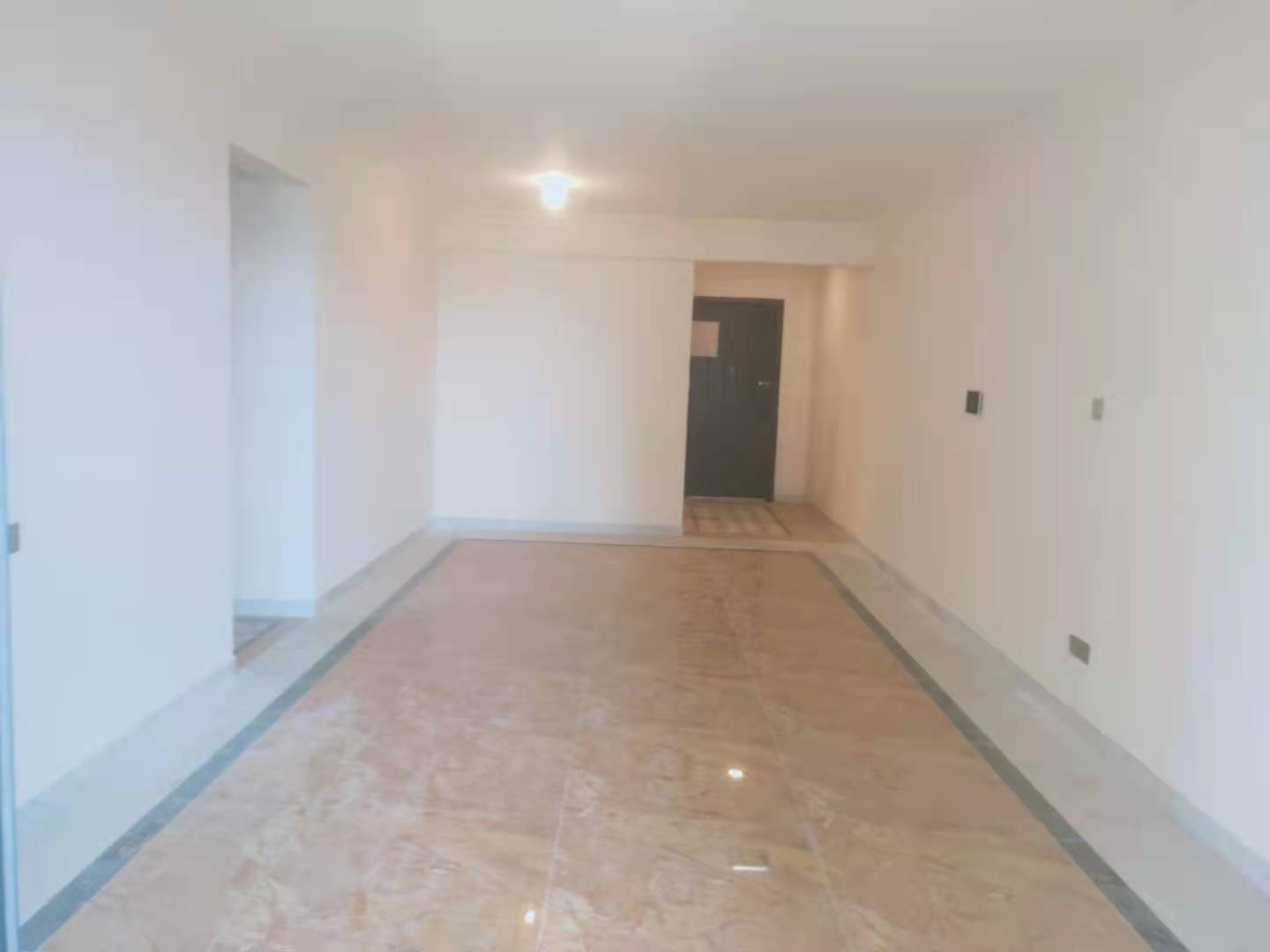 碧桂园梓山府 3室2厅2卫 2000.0元/月 碧桂园梓山府 3室2厅2卫 2000.0元/月室内图