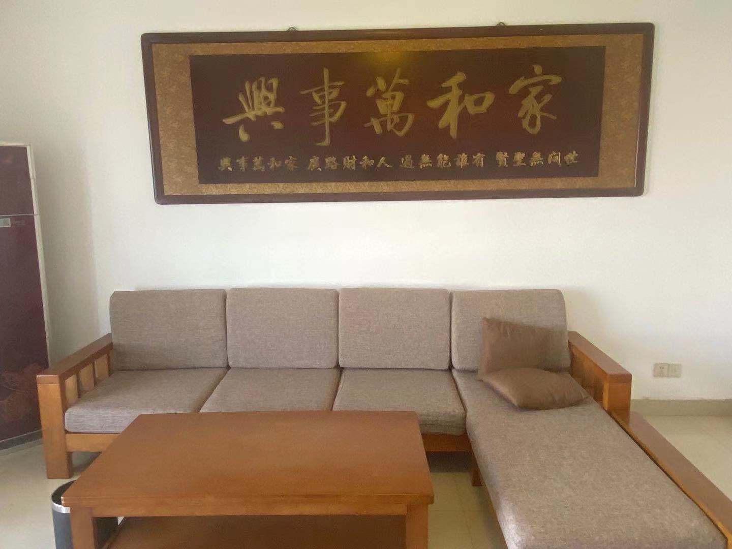 珠江丽园 3室2厅2卫 2000.0元/月 珠江丽园 3室2厅2卫 2000.0元/月室内图