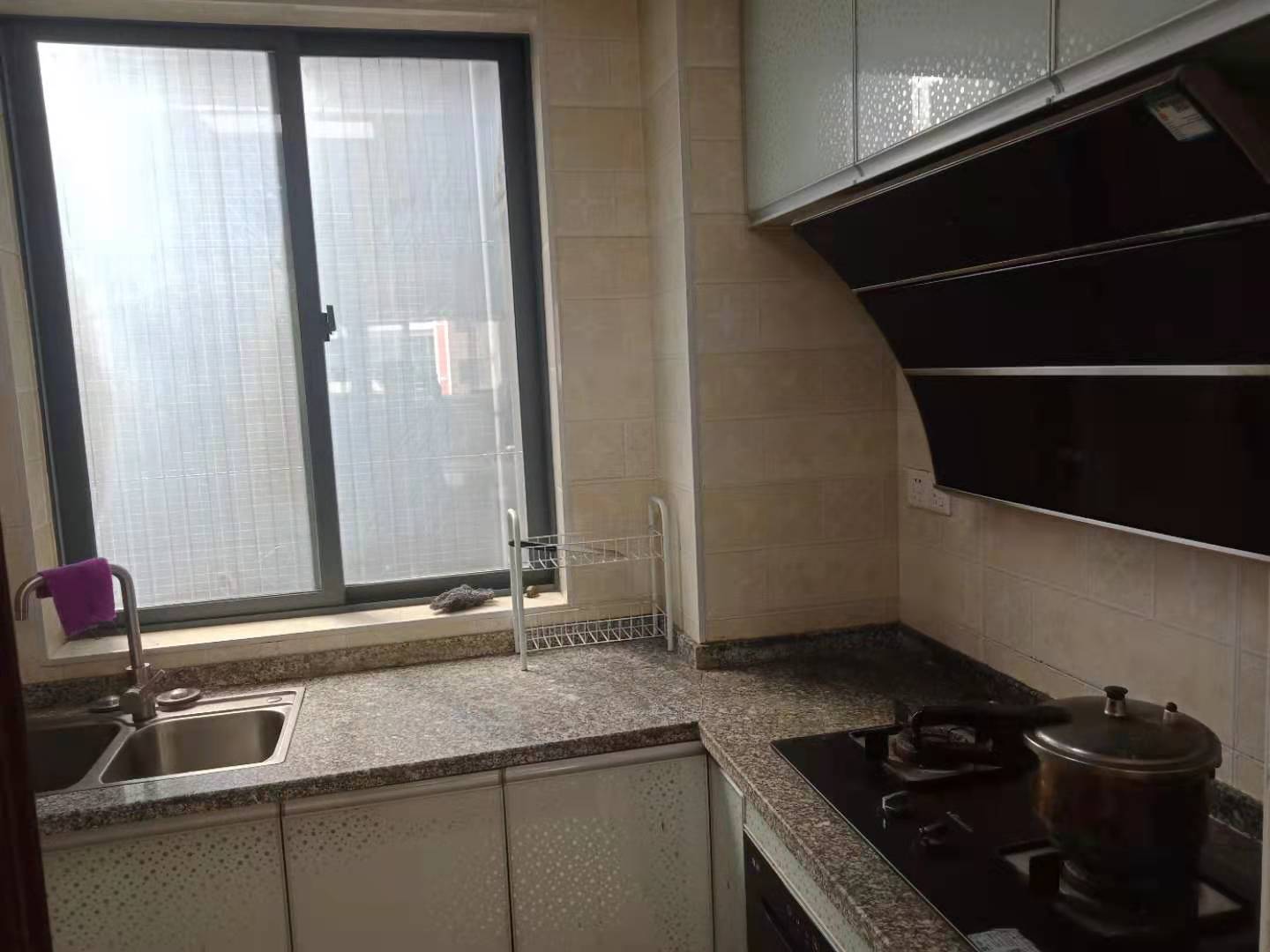 愉景湾东域  3室2厅1卫   1800.00元/月室内图