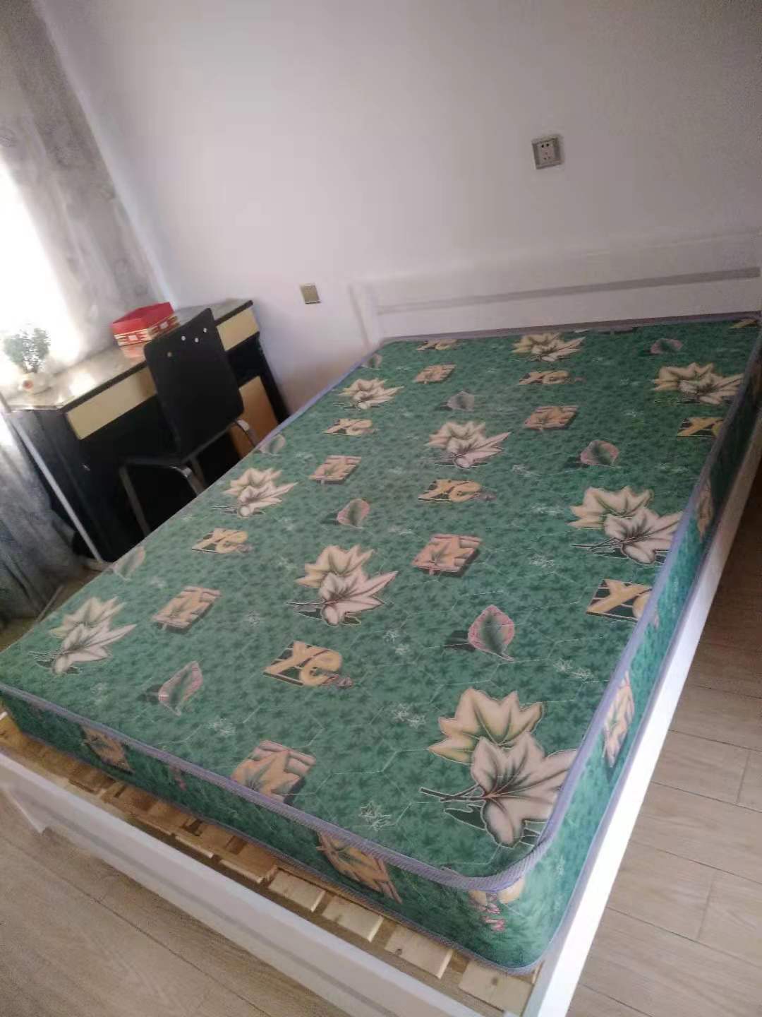 操坪社区 2室1厅1卫 1300.0元/月 操坪社区 2室1厅1卫 1300.0元/月室内图